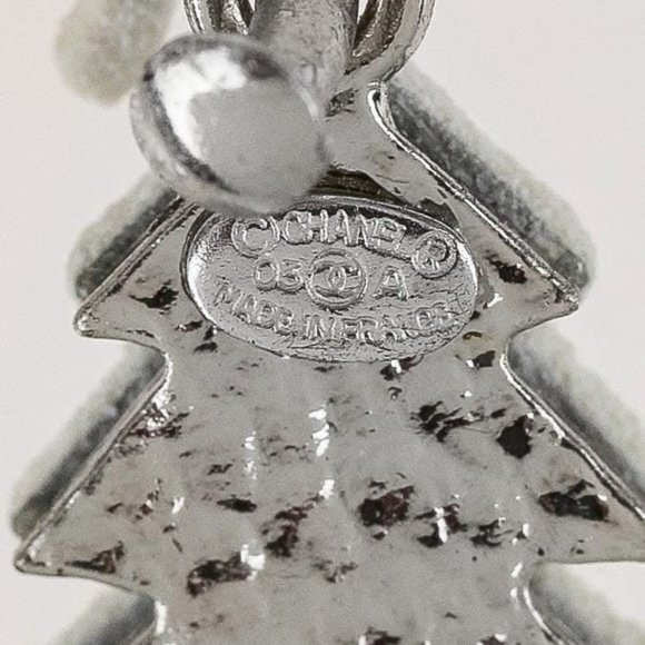 Auth. Chanel White/Silver Christmas Tree CC Logo Dangle Earrings - Pre-Owned - Picture 5 of 9